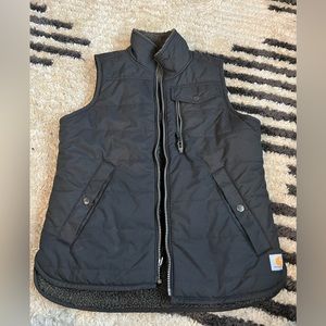 Black Carhartt reversible vest.